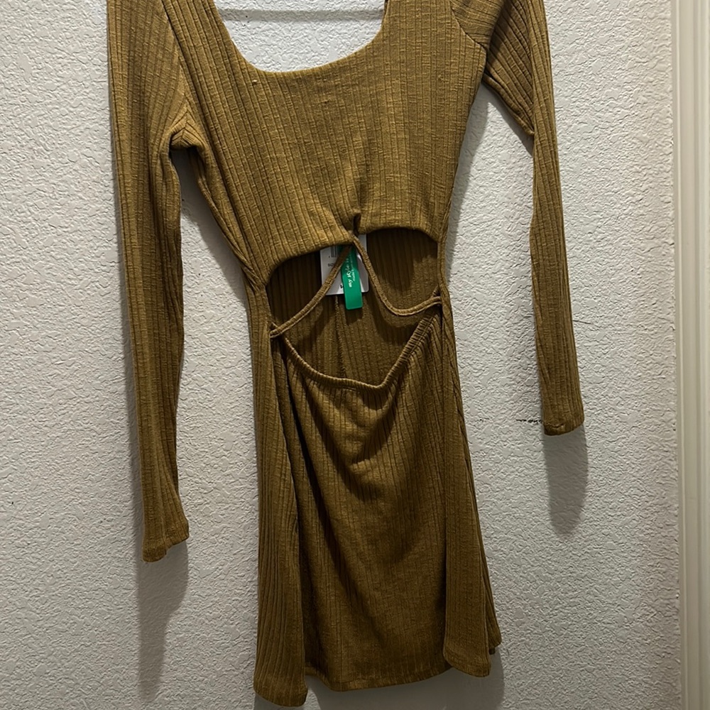 Gold dress BRAND NEW WITH TAGS - Picture 1 of 3